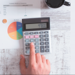 Acheter Instauration de la flat tax : quel impact sur l’arbitrage entre rémunération et dividendes ? Instauration de la flat tax : quel impact sur l’arbitrage entre rémunération et dividendes ?