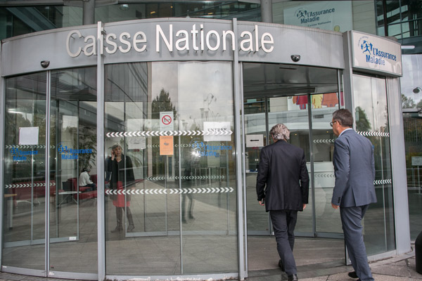 Cystite, biosimilaires, opiacés…  En 2024, l’Assurance maladie veut mettre le paquet sur les officines